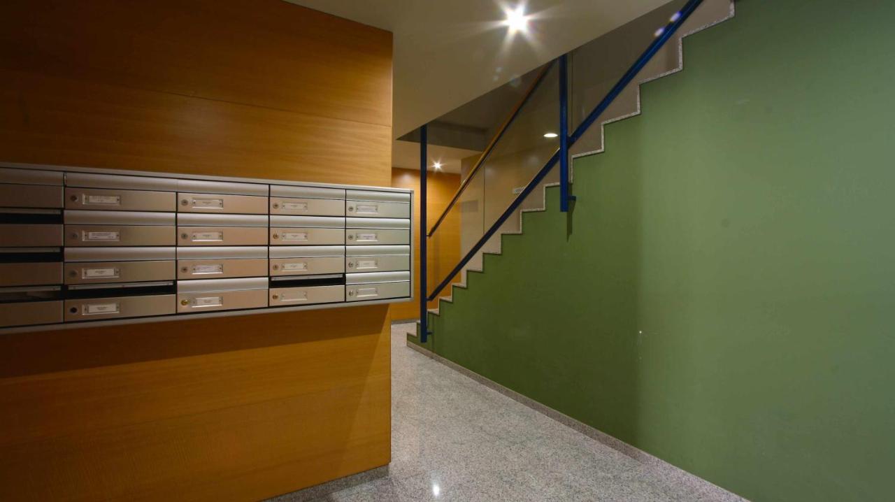 Mazi Apartments Downtown Матаро Екстер'єр фото