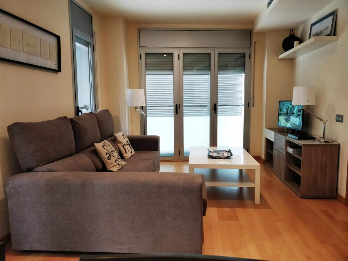 Mazi Apartments Downtown Матаро Екстер'єр фото