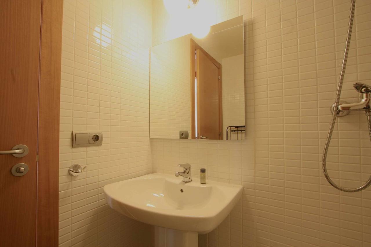 Mazi Apartments Downtown Матаро Екстер'єр фото