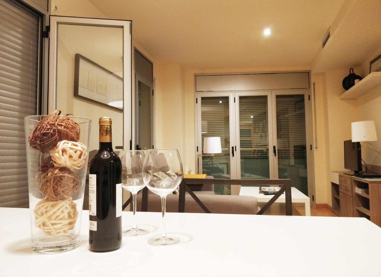 Mazi Apartments Downtown Матаро Екстер'єр фото